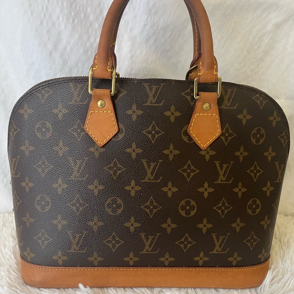 AUTHENTIC LOUIS VUITTON ALMA MM